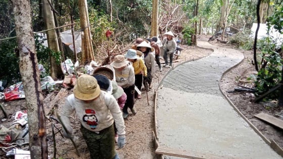 Chủ tịch Bình Định hứa, dân tin và đường bê tông đã mở về làng O2