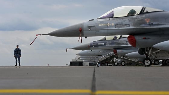 Phi công F-16 của Ukraine tử nạn trong cuộc tấn công quy mô lớn của Nga
