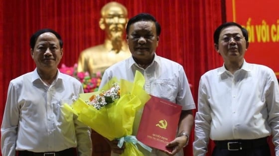 Phó Bí thư thường trực Tỉnh ủy Bình Định Lê Kim Toàn nghỉ hưu trước tuổi