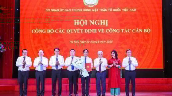 Công bố quyết định về tổ chức bộ máy mới và công tác cán bộ Ủy ban Trung ương MTTQ Việt Nam