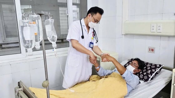 Yếu tứ chi, không đi lại được vì ăn nhầm một loài động vật dưới biển