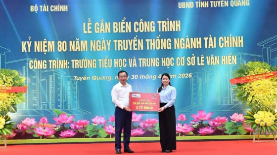 Agribank ủng hộ 2 tỷ đồng xóa nhà tạm, nhà dột nát trên địa bàn tỉnh Tuyên Quang