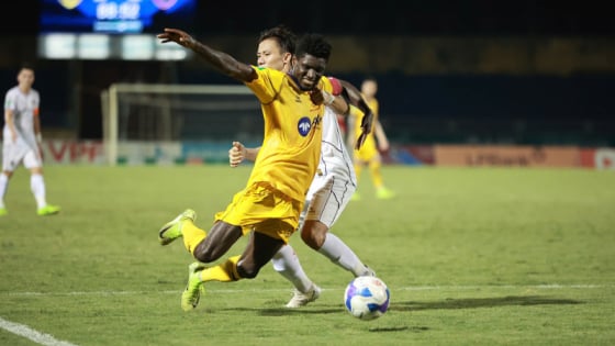 Chuyển nhượng V.League: Cuộc chơi của những kẻ có tiền!