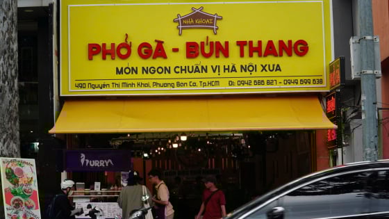 Quán ăn, cửa hàng tại TP.HCM thay bảng hiệu, cập nhật địa chỉ mới