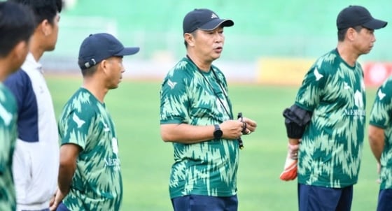 CLB Bình Định: “Trảm' HLV Trần Minh Chiến, đưa HLV Bùi Đoàn Quang Huy trở lại “ghế nóng'?