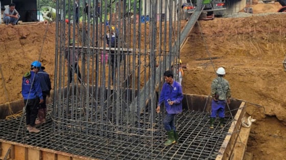 Huy động hàng chục mũi thi công tại cao tốc La Sơn - Hòa Liên