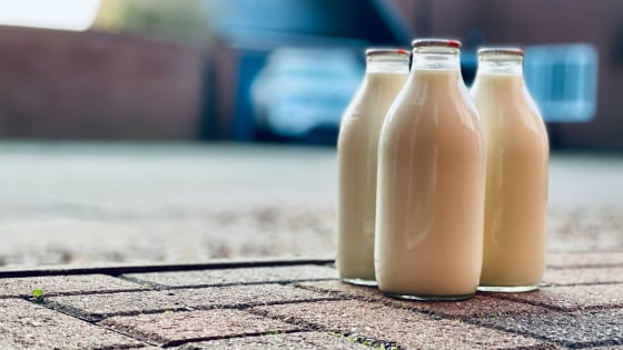 Đồ uống nào giúp bù nước tốt nhất? 