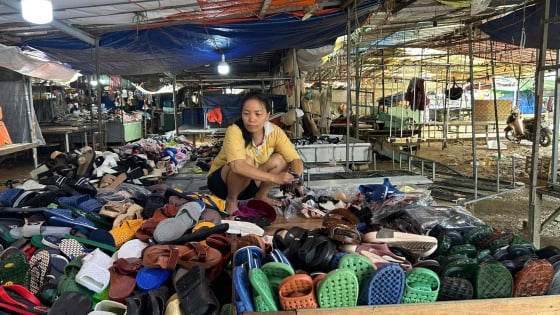 Đà Nẵng: Chợ Thanh Vinh ngập sâu giữa đêm mưa, tiểu thương thiệt hại hàng chục triệu đồng