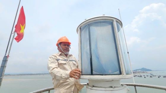 Bí mật trên ngọn hải đăng Cửa Nhượng: Lỡ một phút đèn tắt, điều kinh hoàng nào sẽ xảy ra?