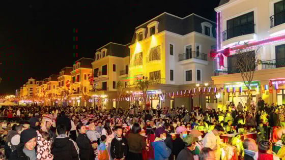Asia Vibe - Tâm điểm thương mại mùa lễ hội hút dòng vốn đầu tư đổ về Móng Cái  