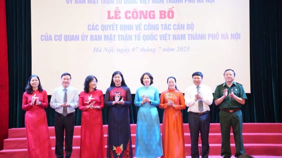 Chủ tịch Hội Nông dân TP Hà Nội Phạm Hải Hoa được phân công đồng thời giữ chức Phó Chủ tịch Ủy ban MTTQ Việt Nam thành phố