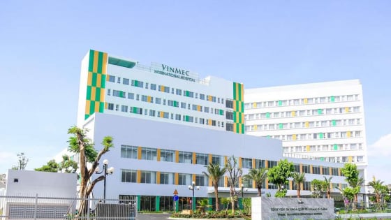 Thoát cơn đau 2 năm chỉ sau 1 giờ phẫu thuật: Bước ngoặt cuộc sống của bệnh nhân Úc khi du lịch tại Việt Nam
