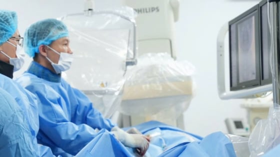 Bị bệnh hiếm, một phụ nữ bất ngờ đột quỵ, tê liệt nửa người