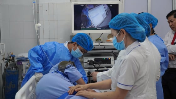 Bệnh viện đầu tiên khu vực đồng bằng sông Cửu Long đưa kỹ thuật nội soi siêu âm vào chẩn đoán ung thư sớm