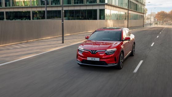 Chủ xe VinFast VF 8: Xe đủ sức “nuốt trọn” mọi cung đường khó, từ Việt Nam đến nước ngoài
