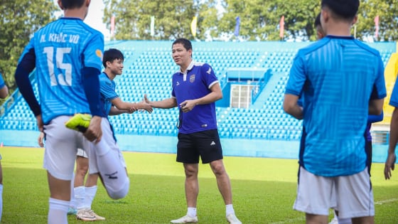 Cựu sao HAGL từng lọt tốp 40 tài năng trẻ thế giới thử việc tại B.Bình Dương