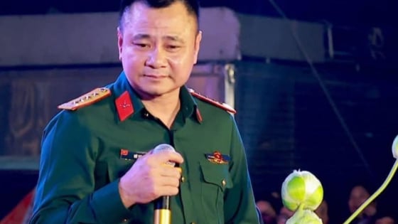 Nghệ sĩ Nhân dân mang hàm Đại tá nói về 12 tấm huy chương mới cứng và nỗi vui buồn của người lính