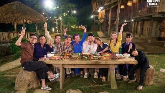 Chủ tịch UBND tỉnh Lào Cai trao bằng khen cho chương trình 'Gia đình Haha'
