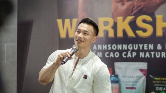 Người thầy giáo kỳ lạ không bao giờ đứng trên bục giảng
