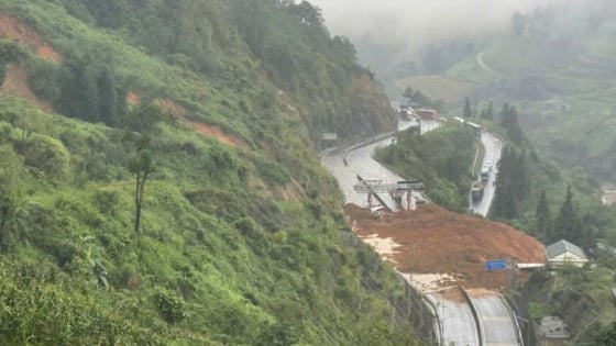 Bộ Xây dựng ra công điện 'khẩn' ứng phó mưa lũ trên các tuyến đường xung yếu 