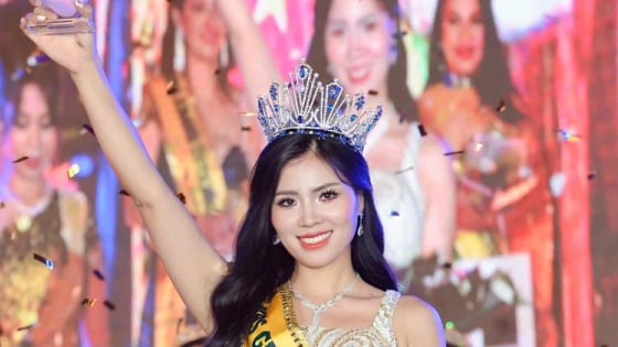 Chưa đầy 1 tháng, nghiên cứu sinh là vợ của Giáo sư trẻ nhất Việt Nam năm 2022 liên tiếp hai lần đăng quang Hoa hậu 