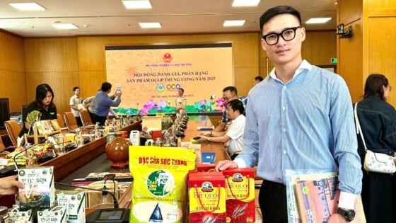Rời tập đoàn lớn ở Sài Gòn, quay về Phú Quốc, chàng trai trẻ đưa thương hiệu nước mắm Huỳnh Khoa đạt chuẩn OCOP 5 sao