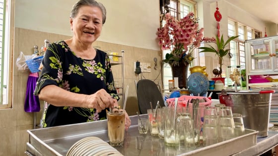 Quán cà phê 104 tuổi ở phường Lái Thiêu, mặt trời chưa lên đã kín chỗ, độc đáo nhất là các loại điểm tâm sáng
