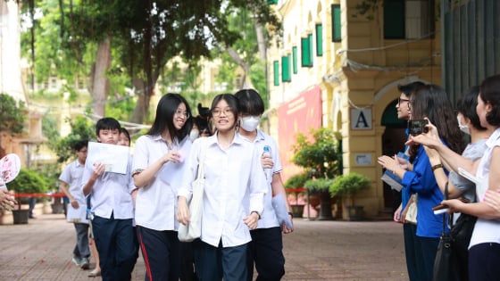 Học sinh ám ảnh thi trượt: Tự đứng dậy hoặc nằm dài ra đó chờ có ai đến?