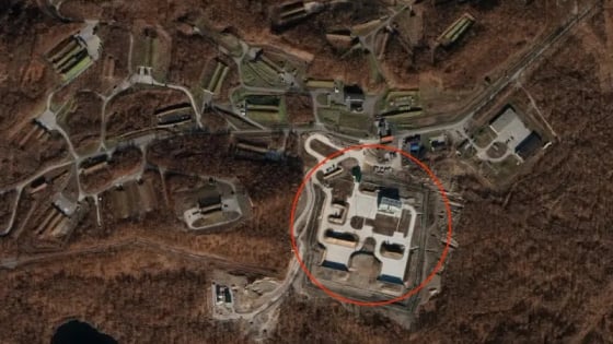 Ảnh vệ tinh phát hiện Nga đang bí mật làm điều này tại hàng loạt căn cứ hạt nhân, NATO, Ukraine 'ngồi trên đống lửa'