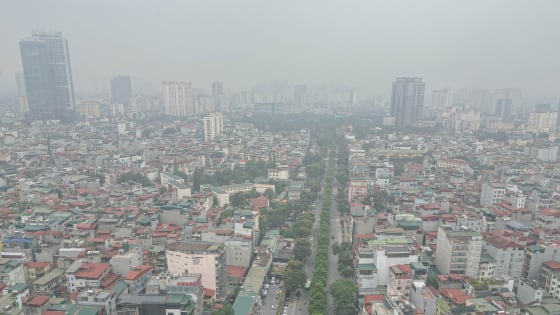 Không khí Hà Nội ô nhiễm thứ 2 thế giới, bầu trời mịt mù từ sáng đến trưa