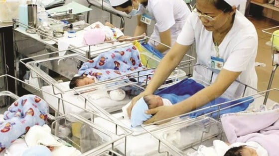 Tỷ số giới tính được duy trì  ở TP.HCM, 105 -108 trẻ nam/100 trẻ nữ