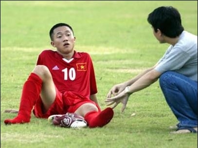 Tiền vệ Việt kiều hàng đầu Ba Lan, thử việc 2 tiếng ở U23 Việt Nam và... lập tức 'out'