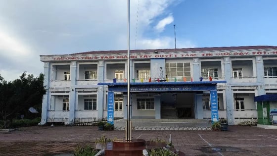 Cà Mau: Một hiệu trưởng tự làm đồ dùng cho trường, bị cáo buộc tham ô, lĩnh 7 năm tù – luật sư nói gì?