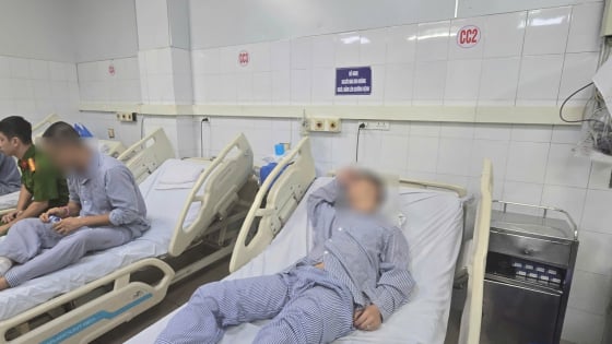 Lời kể nạn nhân vụ lật tàu trên Vịnh Hạ Long: “Cứu nhiều người nhưng bất lực nhìn người yêu ra đi mãi”