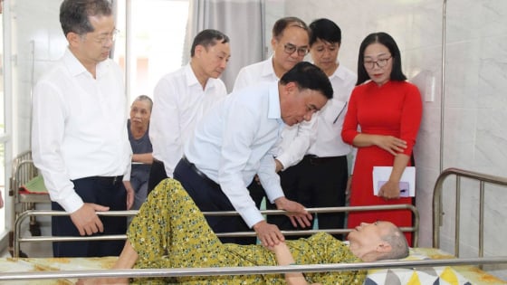 Thường trực Ban Bí thư Trần Cẩm Tú yêu cầu Đà Nẵng đảm bảo phúc lợi xã hội đối với người có công và thân nhân