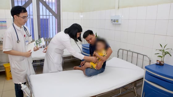 Cháu bé 2 tuổi ngưng tim do đuối nước được cứu sống thần kỳ bằng kỹ thuật chuyên sâu 