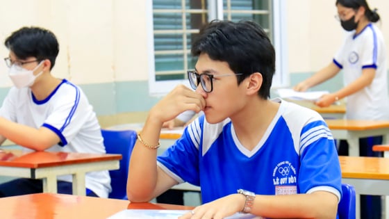 Điểm sàn khối ngành sức khoẻ 2025 giảm: 24 điểm khối B00, thí sinh có cơ hội thành bác sĩ?
