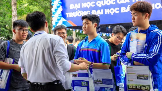 Điểm sàn ĐHQG-HCM 2025 chính thức: Cao nhất 24 điểm, chi tiết 8 trường thành viên