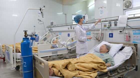 Cụ ông suýt mất mạng vì tự ý dùng thuốc chữa đái tháo đường không rõ nguồn gốc