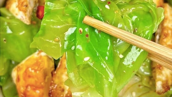 Loại rau  có axit folic gấp 8 lần dưa chuột, dưỡng dạ dày, trẻ hóa làn da, xào cách này cực thơm