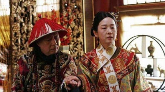 Từ Hi Thái hậu mỗi lần tắm đều đem theo thái giám, trong phòng thường phát ra tiếng kêu đau đớn: Vì sao?