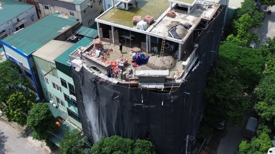 Sau chỉ đạo của Chủ tịch Hà Nội, phường Thanh Liệt vẫn để “công trình vi phạm” thi công tấp nập