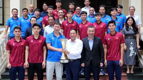 Bộ trưởng Nguyễn Văn Hùng chúc mừng đội tuyển U23 Việt Nam vô địch U23 Đông Nam Á