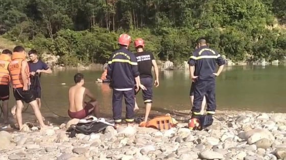 Đi lội suối đầu nguồn ở Đà Nẵng, hai sinh viên mất tích