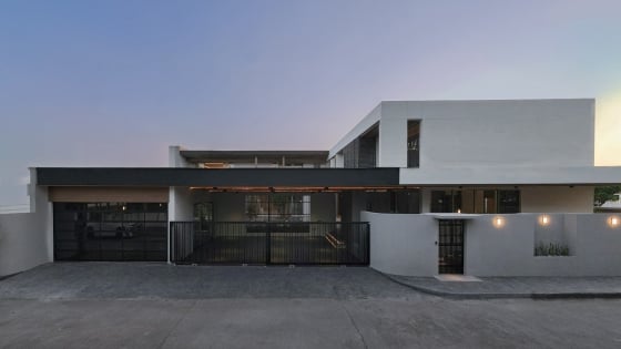 Gia chủ xây biệt thự 2 tầng có hồ bơi riêng để tạo không gian thư giãn đúng nghĩa