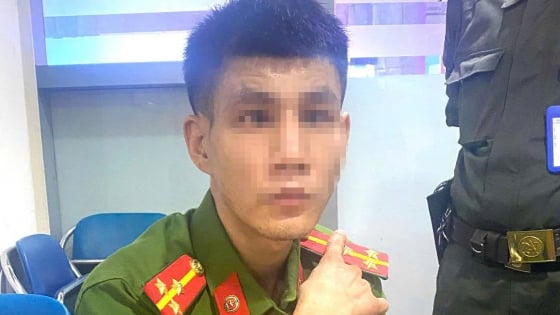 Giả danh thượng úy công an “vào sân bay chơi”, nam thanh niên bị bàn giao công an xử lý