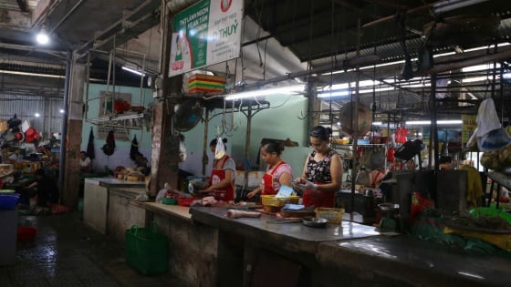 Loạt xã, phường ở Huế xuất hiện dịch tả lợn Châu Phi, thịt lợn ế ẩm chưa từng thấy