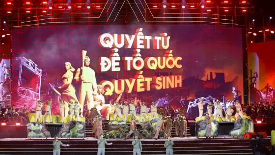 Đại tướng Trịnh Văn Quyết tổng duyệt Chương trình chính luận nghệ thuật “Dưới cờ vinh quang”