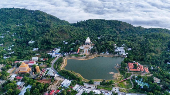 Nơi mây chạm đỉnh, rừng thì thầm gọi giấc an nhiên
