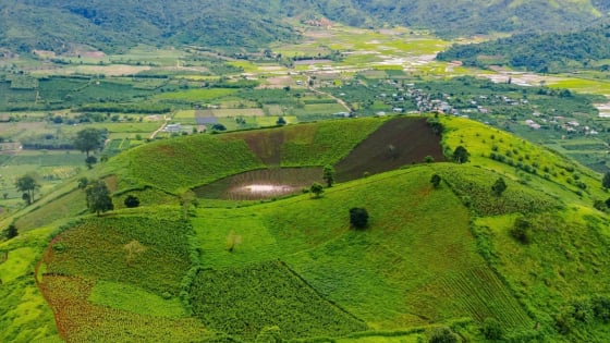 'Hé lộ' vùng đất màu mỡ nằm trọn trong lòng núi lửa cổ xưa niên đại triệu năm ở tỉnh Gia Lai, như chiếc phễu khổng lồ